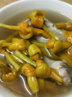 【家常菜】金針排骨湯 的食譜成品照片