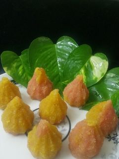 દહીં સુજી મોદક(dahi sooji modak recipe in gujarati) રેસીપી મુખ્ય ફોટો
