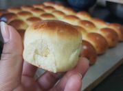 Una foto de pan de pancho con levadura fresca