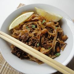 A picture of Chicken Pad Thai.