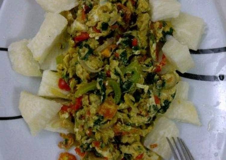 Scramble vegetable eggs and yam