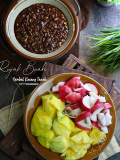 Foto resep Rujak Buah dengan Sambal Rujak Kacang Tanah