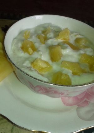 A picture of Pineapple raita.