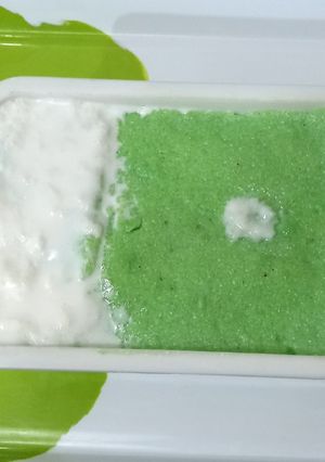 A picture of Sooji ka halwa with fresh cream.