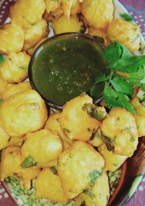 मूंग दाल पकोड़ी (Moong dal pakori recipe in hindi) रेसिपी मुख्य फोटो