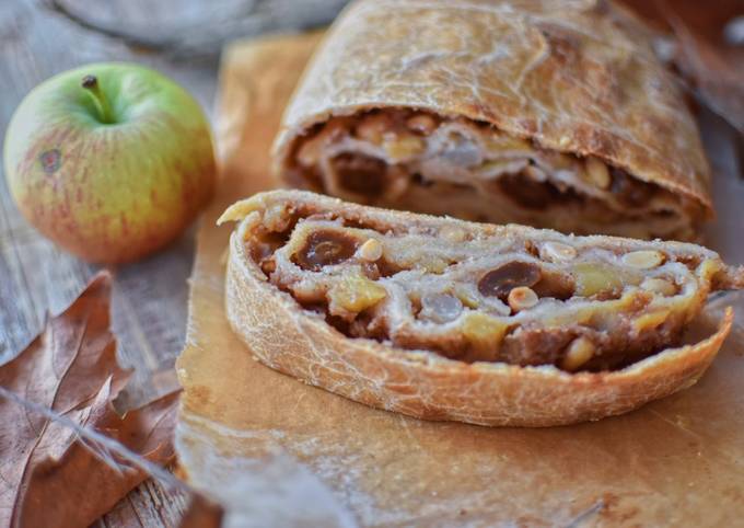 Modo semplice a Preparare Preferito Strudel di mele e pere senza zucchero
