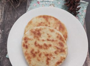 Foto resep Naan Sourdough Garlic Bread