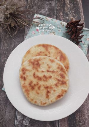 Foto resep Naan Sourdough Garlic Bread