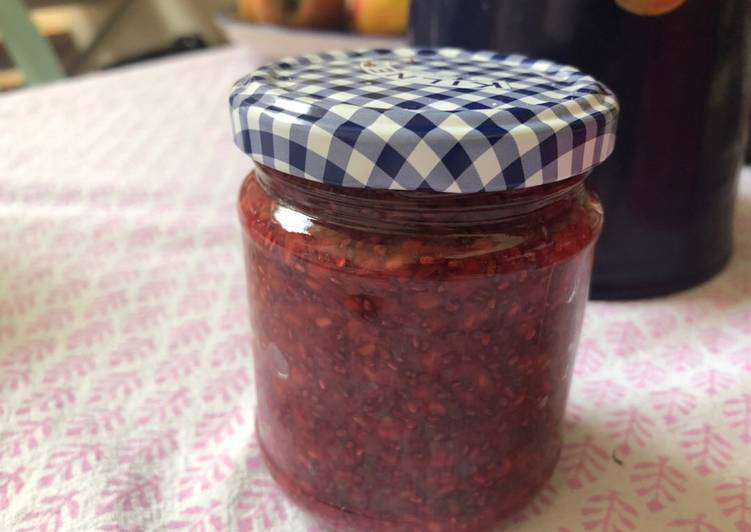 Recipe of Any-night-of-the-week Raspberry chia not-jam - vegan