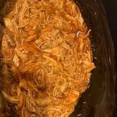 A picture of Juicy crockpot BBQ chicken.