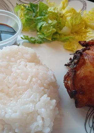 A picture of Satay chicken with sticky rice 🍚.