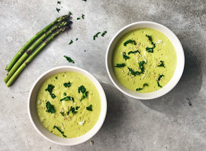 Foto principal de Crema de espárragos verdes saludable