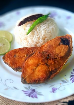 ইলিশ ভাজা। রেসিপির প্রধান ছবি