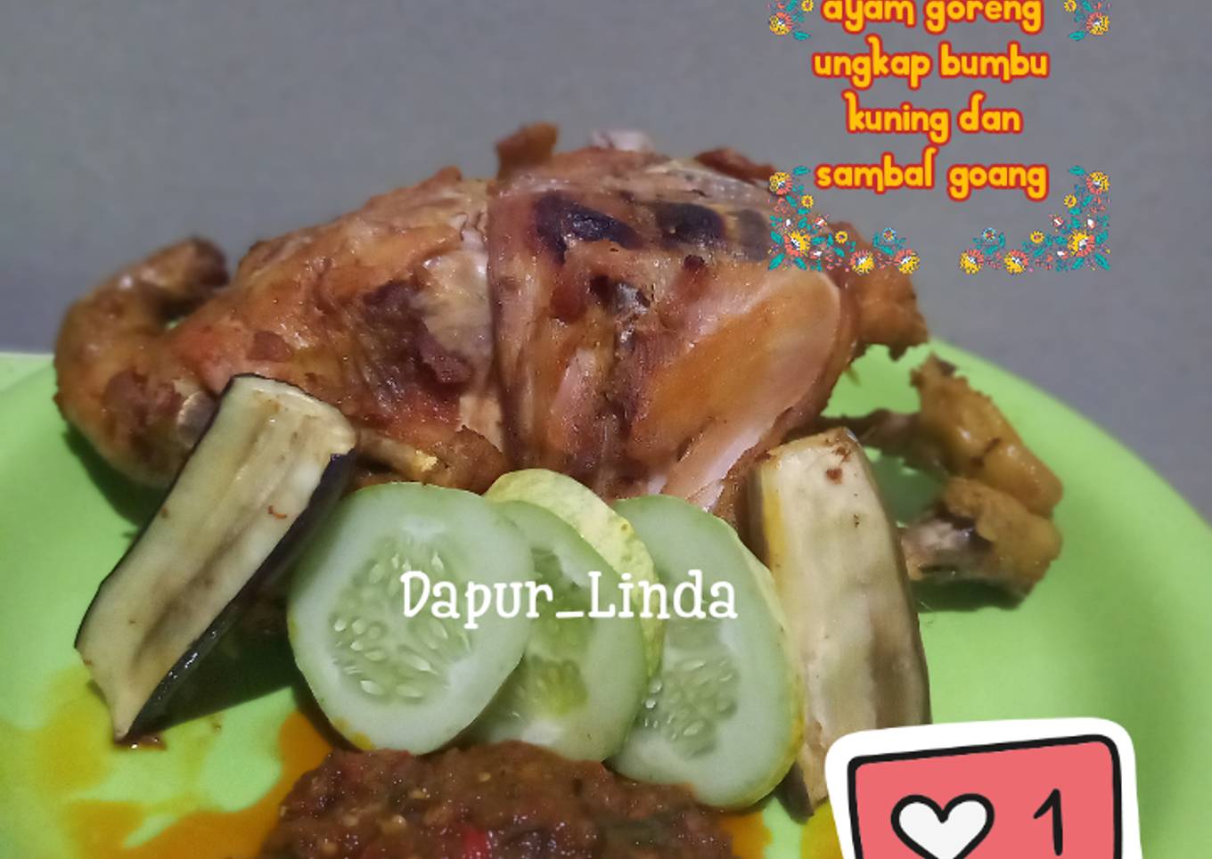 Ayam goreng ungkap bumbu kuning dan sambal goang