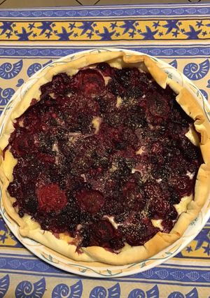 Une photo de Tarte au citron et fruits rouges