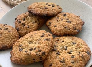 Una foto de Galletitas de avena y chips de chocolate😍😍