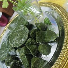 A picture of Frozen Green chutni💚.