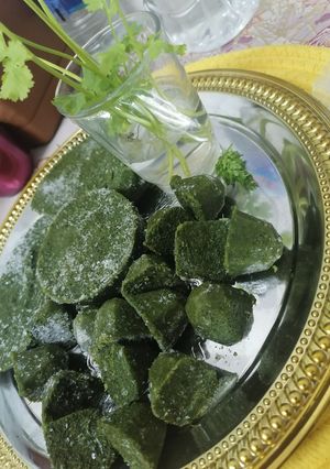 A picture of Frozen Green chutni💚.