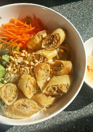 Hình của món Bún chả giò.