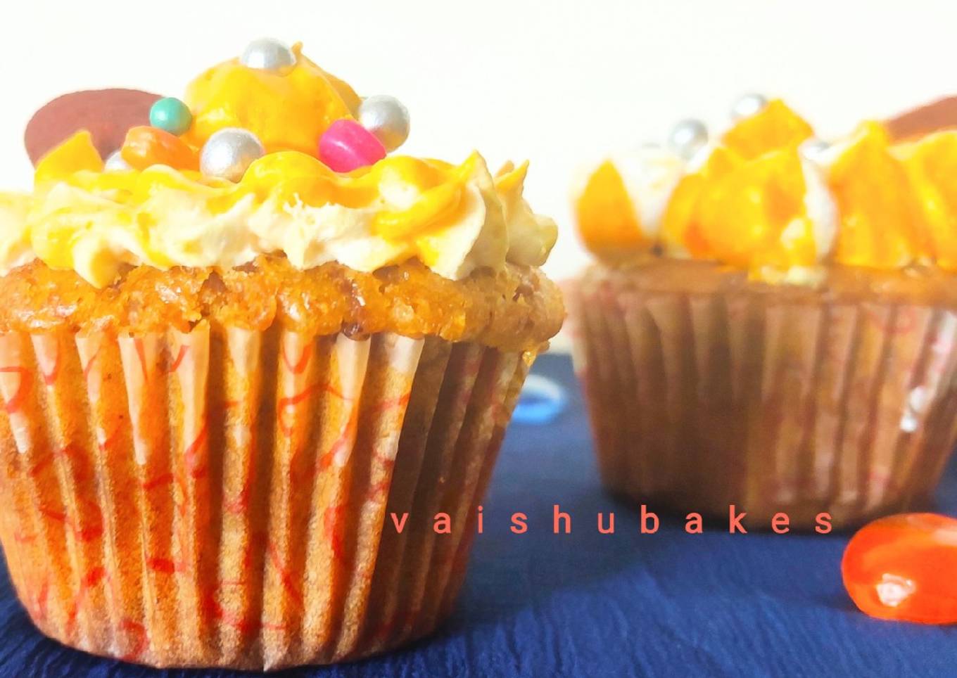 Valentine Day special Carrot 'n' Mango Cupcakes