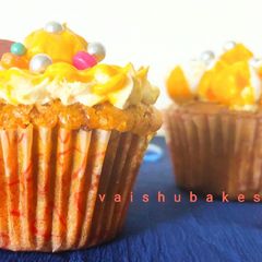 A picture of Valentine Day special Carrot 'n' Mango Cupcakes.