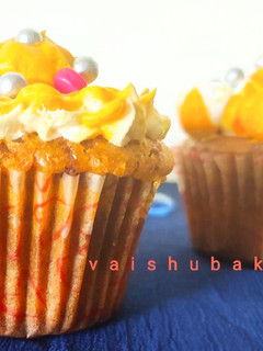 A picture of Valentine Day special Carrot 'n' Mango Cupcakes.