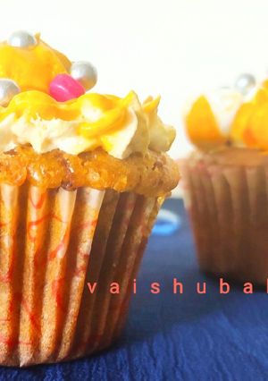 A picture of Valentine Day special Carrot 'n' Mango Cupcakes.