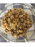 Quinoa con cubetti di tonno e pesce spada con semi di sesamo e di papavero