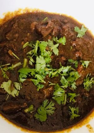 A picture of Keema kaleji curry.