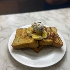 French toast A picture of French toast.