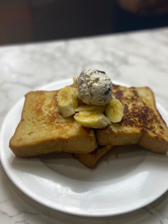 A picture of French toast.