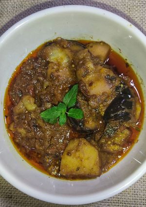 A picture of Masala Baingan Aloo.