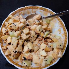 A picture of Cucumber-Apple salad.
