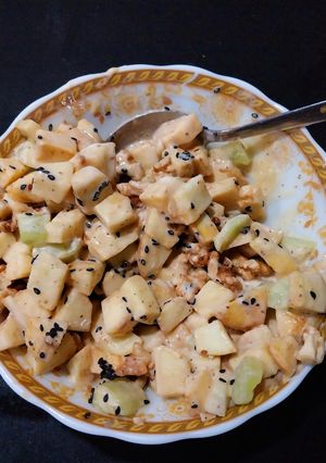 A picture of Cucumber-Apple salad.