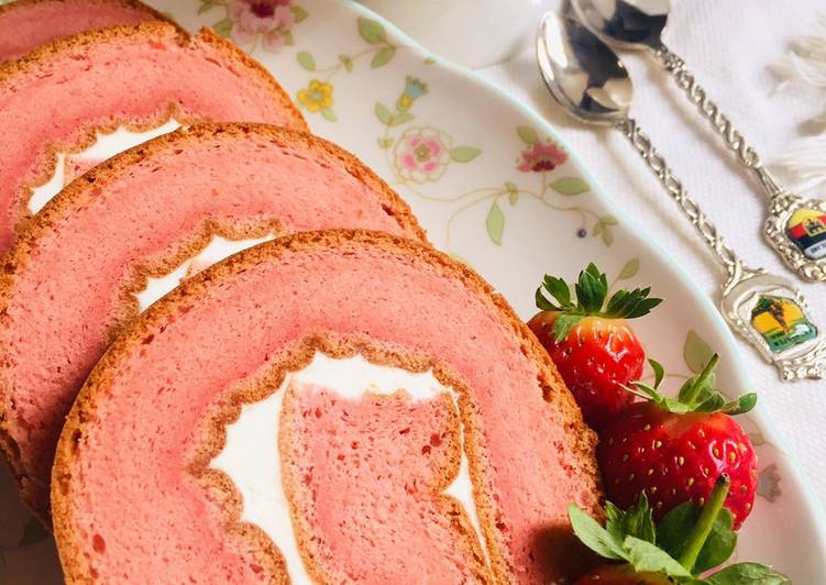 Bolu Gulung Strawberry