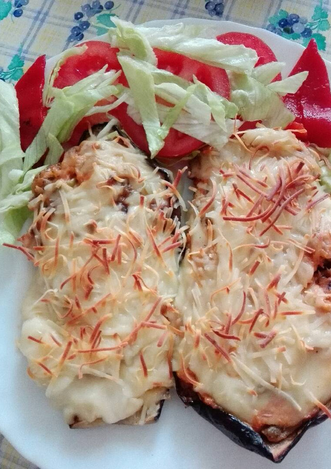 Una foto de Berenjenas rellenas de atún y aceitunas