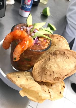 Una foto de Cóctel de marisco al estilo de Veracruz