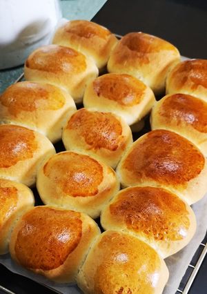 A picture of Dinner Rolls.
