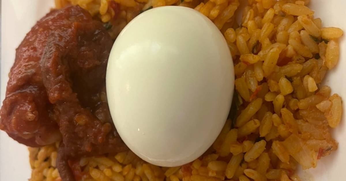 Native jollof rice Recipe by Dash of Delish Cookpad