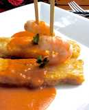 Pencas rellenas de velouté de gambas en salsa de sus cabezas