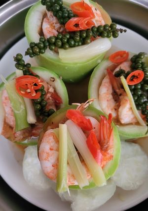 Hình của món Tôm hấp bầu.
