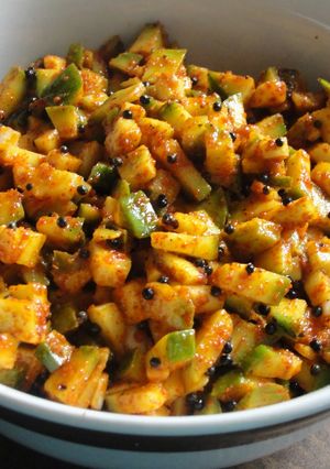 A picture of Instant green mango pickle.