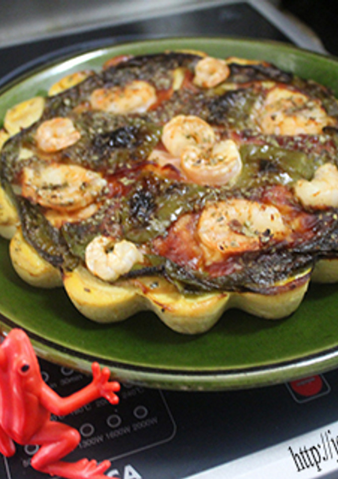 Una foto de Pizza de gambas, beicon y pimientos-sin harina
