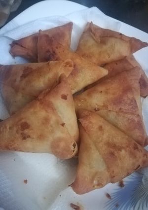 A picture of Aloo ka samosa.