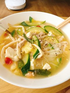 Hình của món Canh bí ngòi tôm thịt - Hủ tiếu bí ngòi tôm thịt.