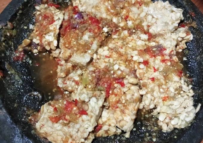 Tempe penyet sambal bawang merah