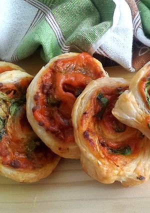 Foto di Girelle al ragu' e insalata