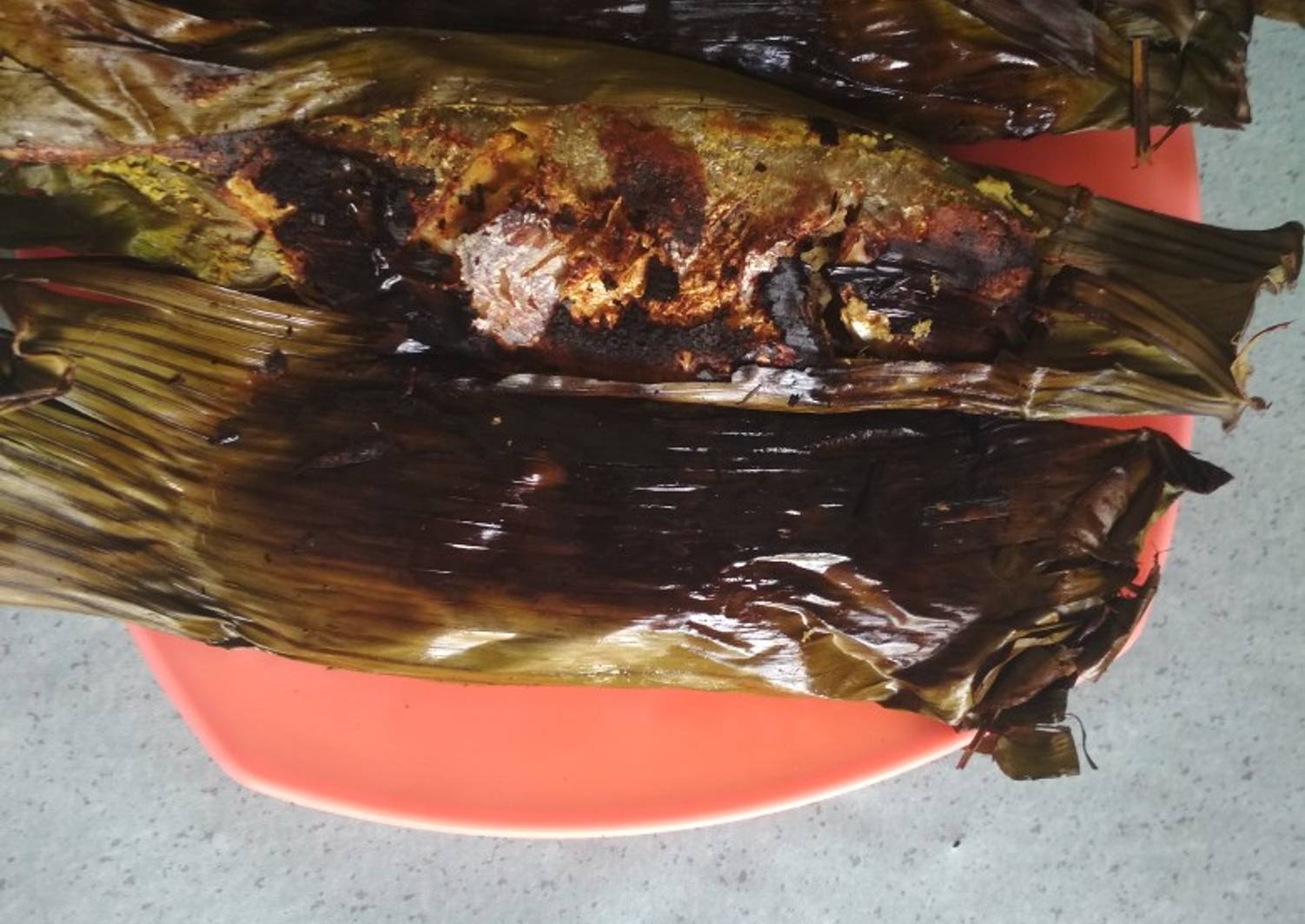 Resep Ikan Bakar daun pisang oleh Dapur Umma Ghazia Cookpad