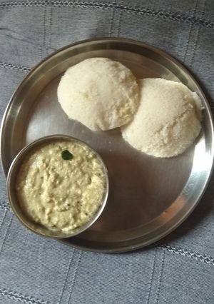 सूजी इडली(Suji ki idli recipe in hindi) रेसिपी मुख्य फोटो