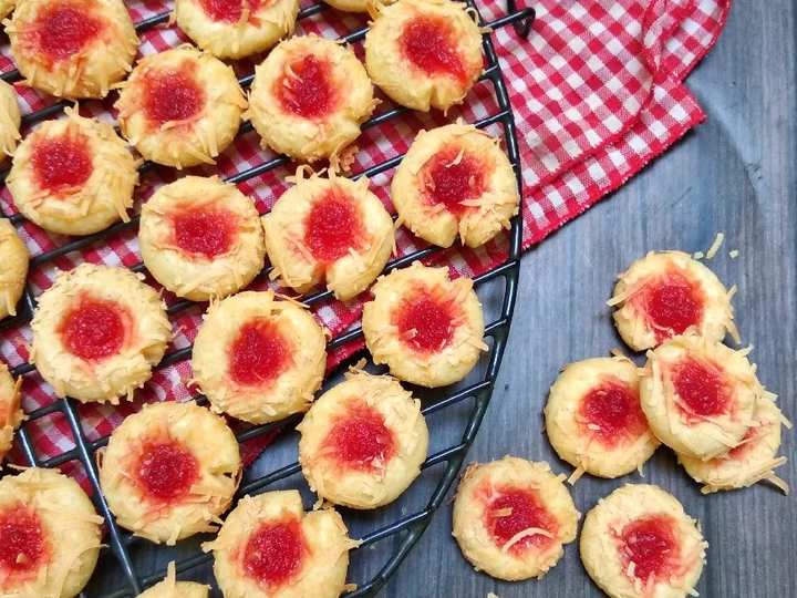 Easy Steps to Make Recipes Strawberry Cheese Thumbprint Cookies the Delicious Can Pamper Your Tongue.